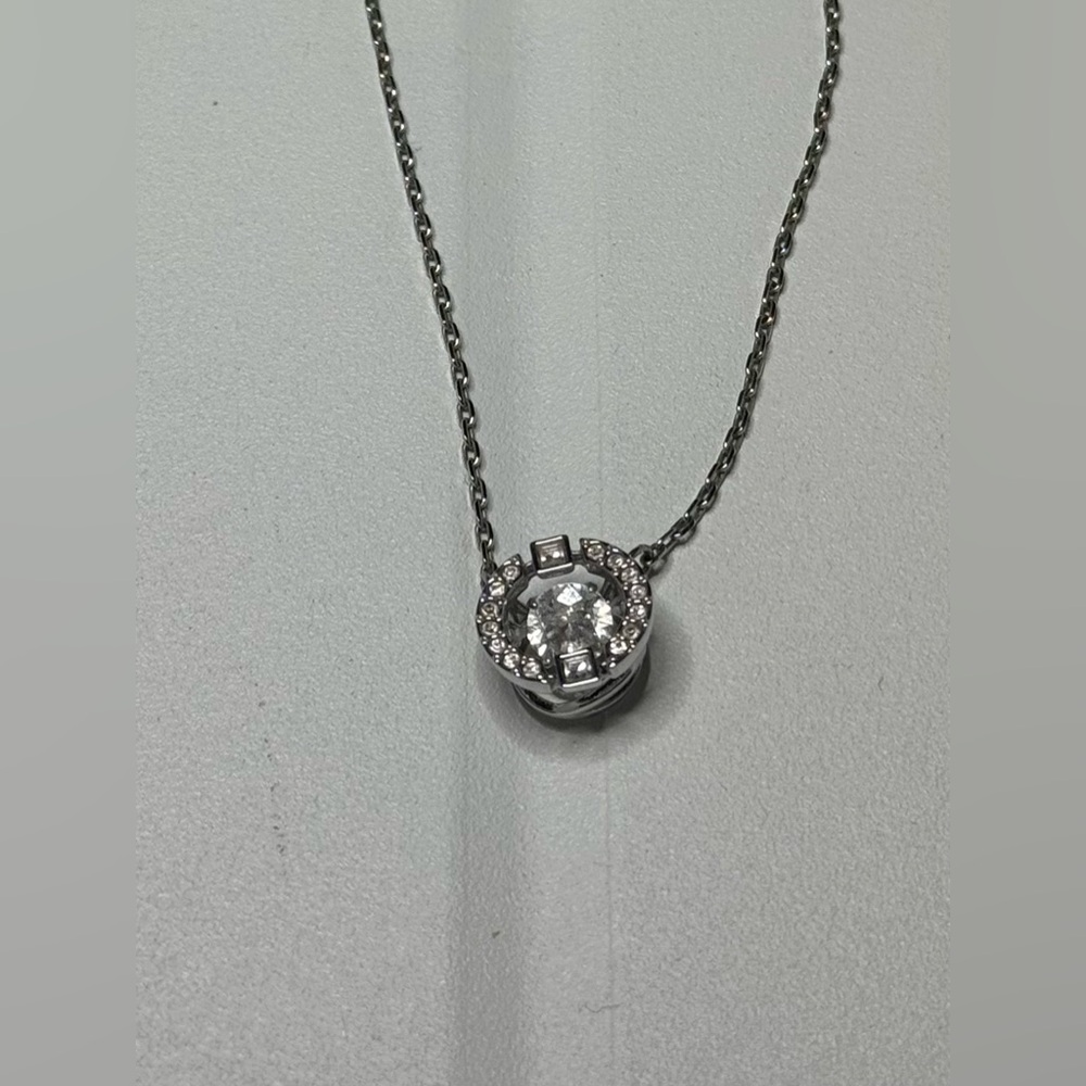 EUC Swarovski 17in Silver Una Necklace - Picture 4 of 9